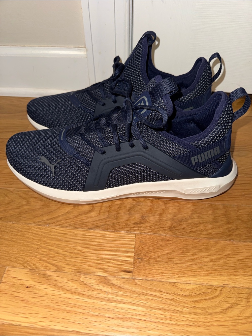 PUMA Mens Softride Enzo 5 Lyfe Lace Up Navy Sneakers Shoes Casual Size 13.  EUC.